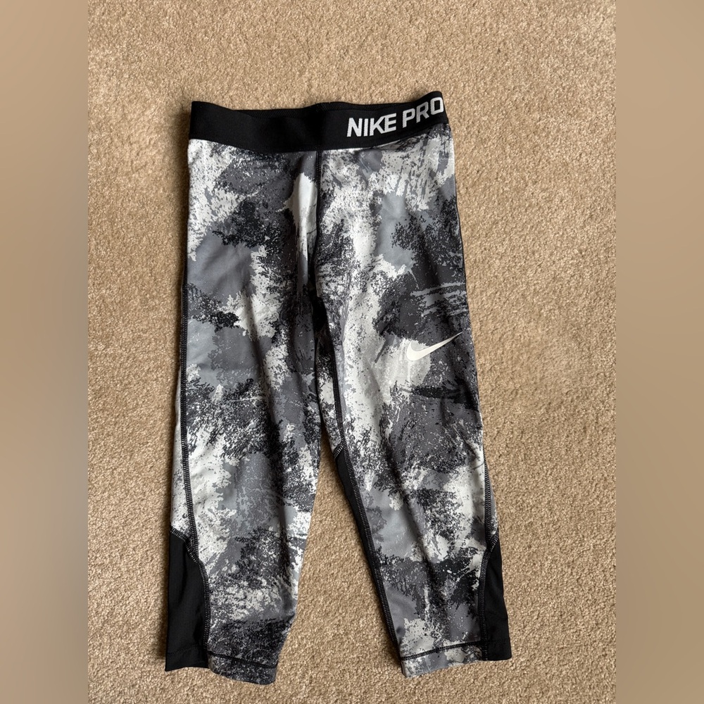 Nike Kids Black and Gray Patterned Leggings